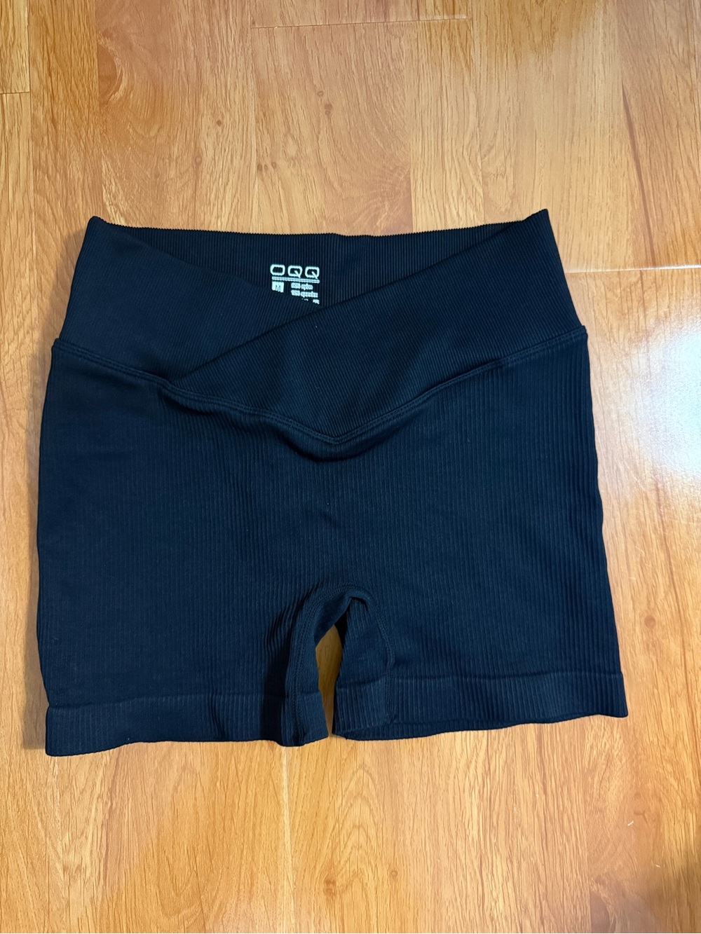 OQQ Black Ribbed High-Waist Women's Shorts - M